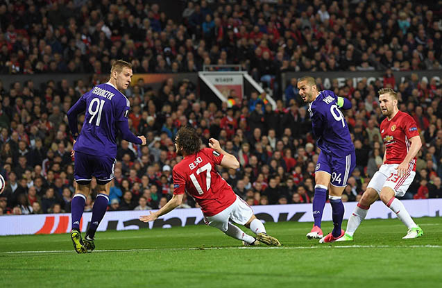 “Mançester Yunayted” növbəti mərhələdə