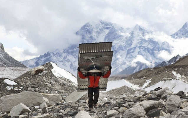 Everest dağının hündürlüyü azalıb - Yenidən ölçüləcək