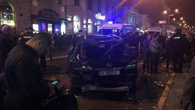 Ukraynada biznesmenin qızı “Lexus”la piyadaları vurdu - 5 ölü, 6 yaralı +Video