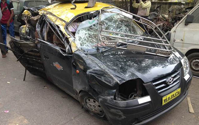 Taksi minik avtomobili ilə toqquşdu - 11 ölü, 9 yaralı