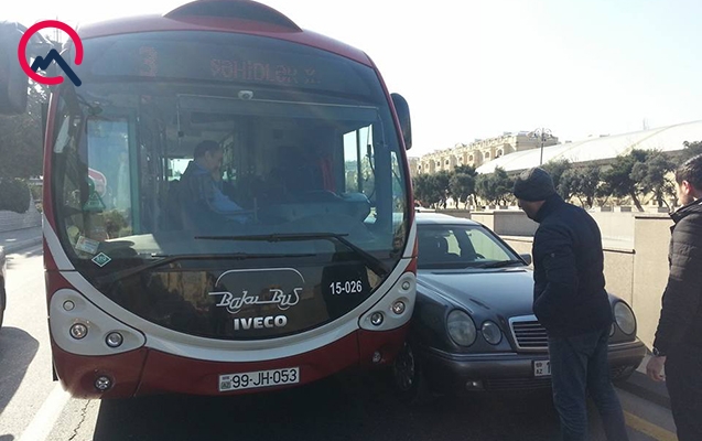 “BakuBus”ın avtobusu qəzaya səbəb oldu