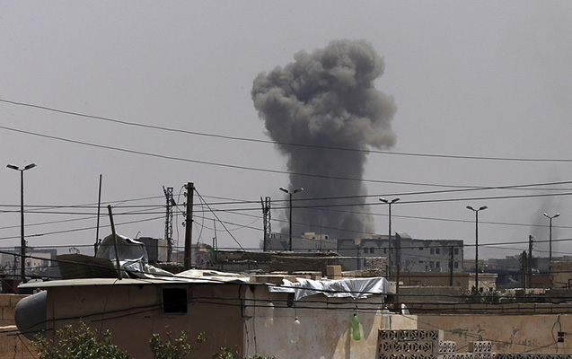Suriyada aviabazaya raket hücumu - 14 hərbçi ölüb