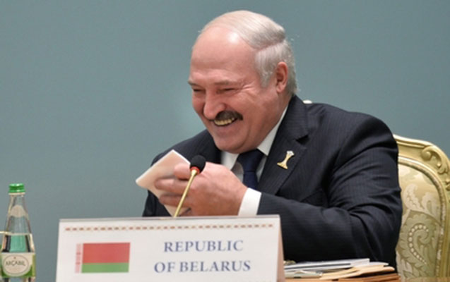 Lukaşenko öz “dəfni”ndən gülərək danışdı