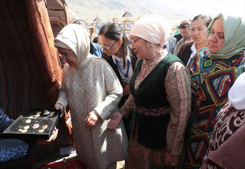 Əminə Ərdoğan Qırçın yaylağında köçəri qadınlarla - Fotolar