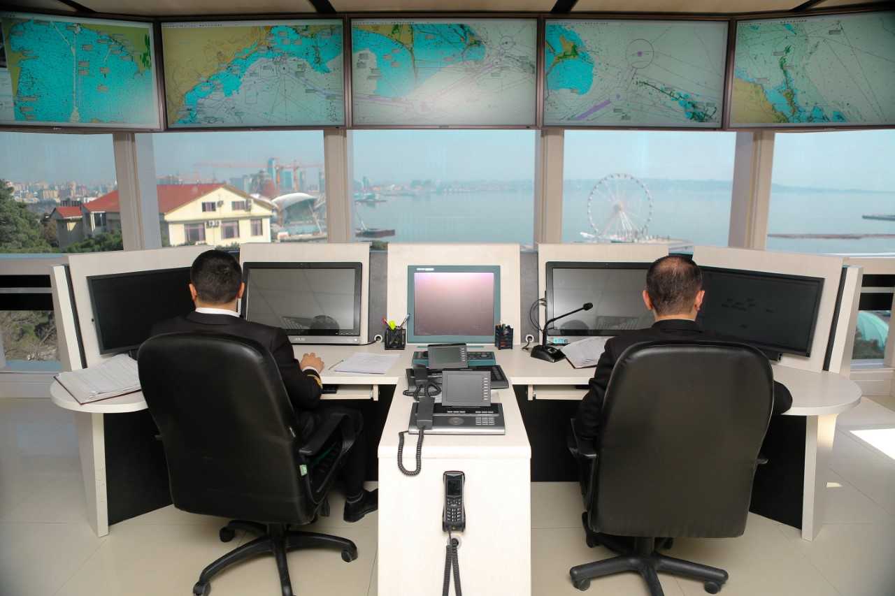 Xəzərdə balıqçılar təhlükədə – Külək qayığı aparır