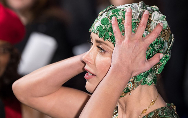 Qırmızı xalçada diqqət çəkən o oldu - Fotolar