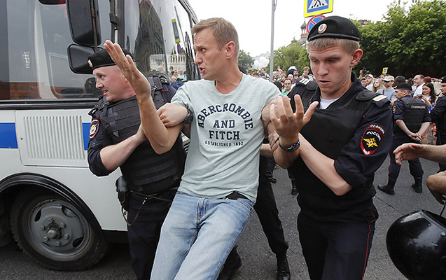Moskvada kütləvi etirazlar başladı - 200-dən çox insan saxlanıldı+ Yeniləni ...