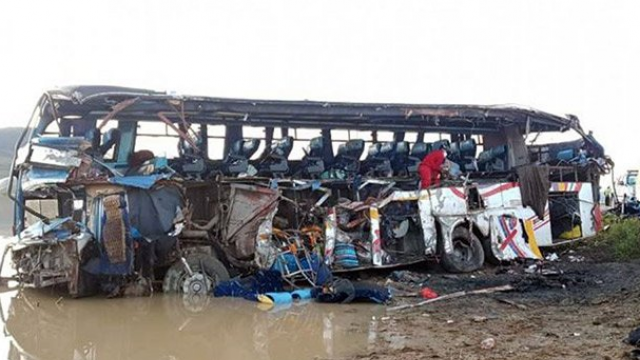 Həkimləri daşıyan avtobus aşdı - 14 ölü, 21 yaralı