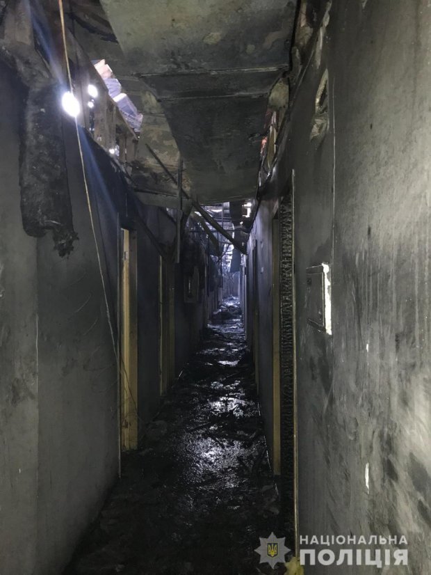 Ukraynada otel yandı, 8 ölü - Fotolar + Video