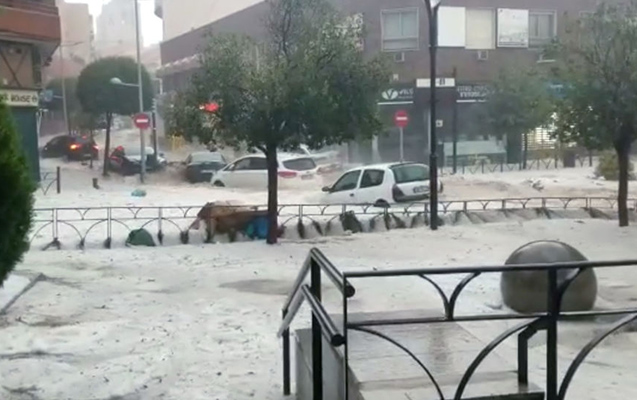 Madridi sel basdı - Video