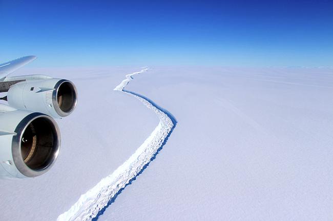 1 trilyon tonluq buz parçası qopdu - 