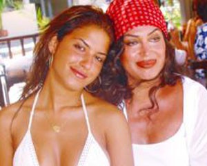 turkan-soray-ve-ailesi-fotosessiya