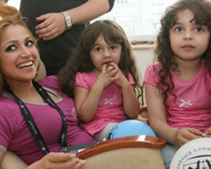 nigar-camal-ve-ailesi-fotosessiya