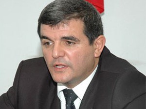 azerbaycanda-korrupsiya-ile-mubarize-semereli-aparilmir-movqe
