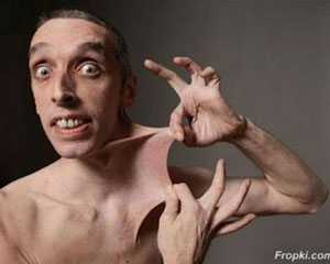 derisinin-basina-min-oyun-acan-adam-fotolar