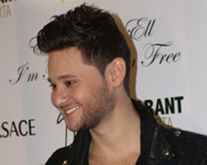 eldar-qasimov-hele-ki-azadam-dedi-video