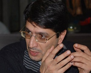 ilqar-mikayiloglu-bacisinin-mudafiesine-qalxdi