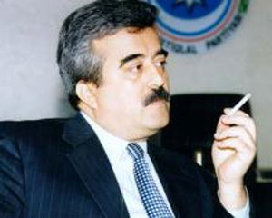 etibar-memmedov-ne-ile-mesguldir