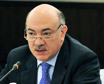 fuad-elesgerov-azerbaycandaki-korrupsiyadan-danisdi