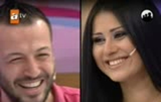 azerbaycanli-qizin-turk-oglanla-evliliyi-bas-tutmadi-video