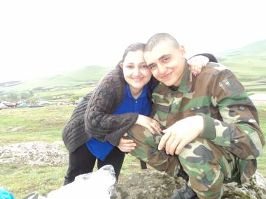 muemmali-sekilde-olen-esgerin-ailesi-danisdi-videofotolar