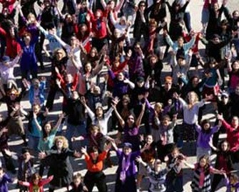 gencede-sagirdler-mitinq-kecirib-yolu-bagladilar