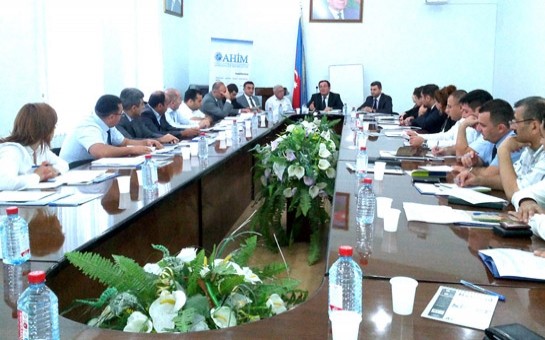 vekiller-ve-mehkeme-aparati-iscileri-ucun-telim-kecirilib-