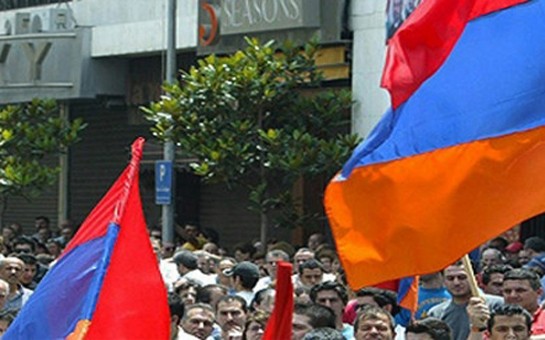 ermenistanda-telebeler-de-aksiyaya-qosuldu