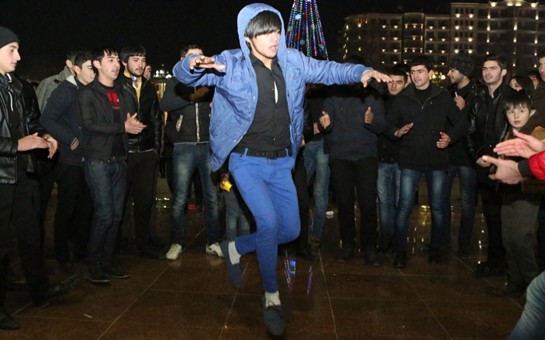 gence-azerbaycan-genclerinin-doyunen-ureyidir-