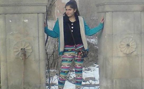 ermeni-qizlari-zengilanda-poz-verdi-