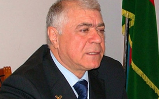 general-oz-restoraninda-ogluna-toy-caldirdi