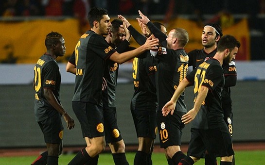 qalatasaray-ayaksida-meglub-etdi-