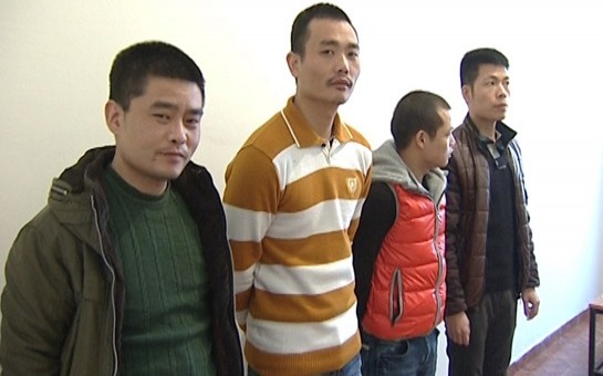 meshur-bankin-bankomatindan-pul-ogurlayan-ecnebiler-hebs-olundu-