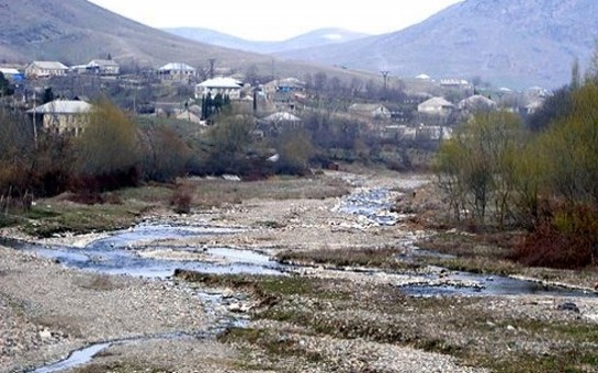 ermenistan-azerbaycanla-serhed-kend-sakinlerine-pul-ayirir