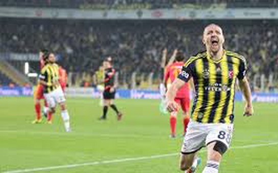ulduz-futbolcu-fenerden-ayrilir