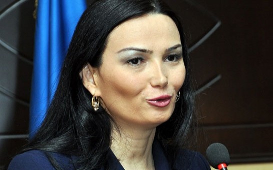kimdir-bu-genclerin-beynini-yuyan