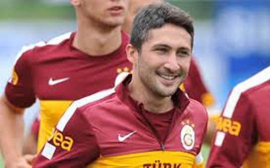 qalatasarayli-futbolcudan-mezeli-reklam-