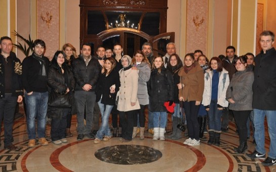 millet-vekili-turkiyeli-genclerle-gorusdu