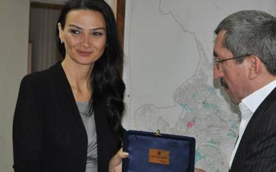 qenire-pasayeva-fexri-vetendas-oldu