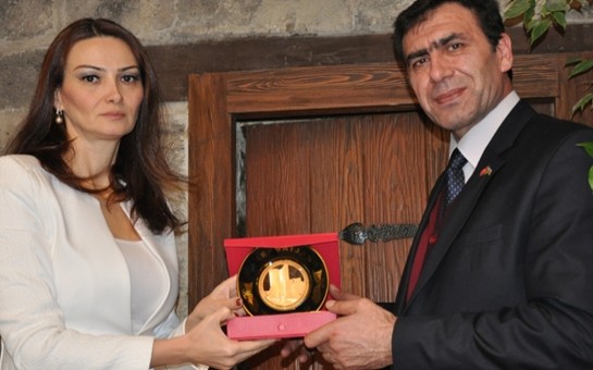 millet-vekili-istanbul-azerbaycan-kultur-evi-basqaniyla-gorusub