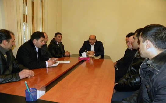 iqbal-agazade-emek-haqlarini-ala-bilmeyen-iscileri-qebul-etdi