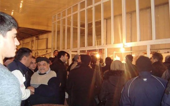 razin-talkuckasinin-sokulmesine-isciler-etiraz-aksiya-kecirdi-