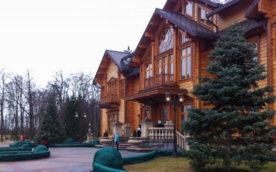 viktor-yanukovicin-villasi-bosaldilir-