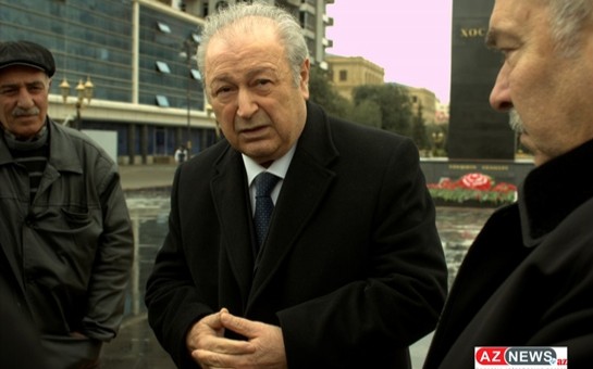 azerbaycanin-ilk-prezidenti-xocali-abidesini-ziyaret-etdi-