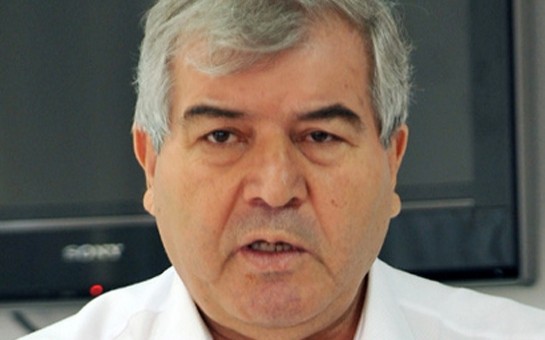 sabir-rustemxanli-memurlari-tenqid-etdi-