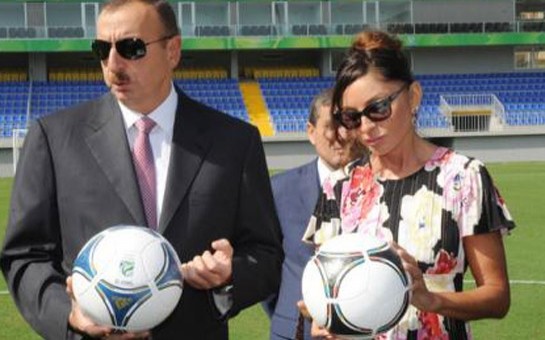 prezident-stadiondaki-tikinti-isleri-ile-tanis-oldu