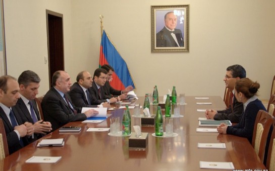 nazir-kolumbiya-sefirliyinin-muveqqeti-isler-vekilini-qebul-edib
