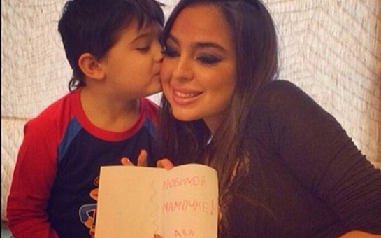 leyla-eliyevani-ekizleri-bele-tebrik-etdi-