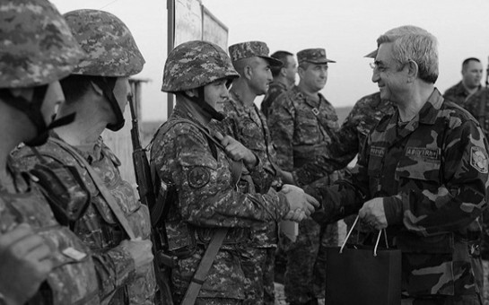 ermenistan-azerbaycan-generallarini-dinleyir-