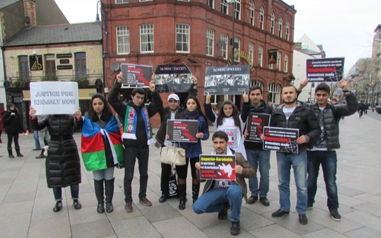 xaricde-yasayan-azerbaycanlilar-aksiya-etdi-